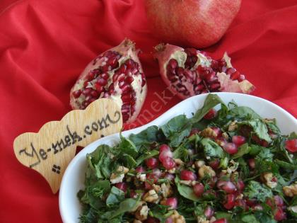 Narlı Ispanak Salatası