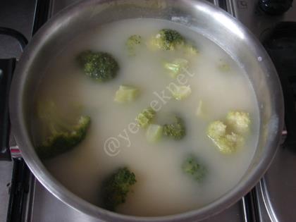 Sütlü Brokoli Çorbası