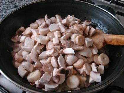 Mantarlı Rulo Börek