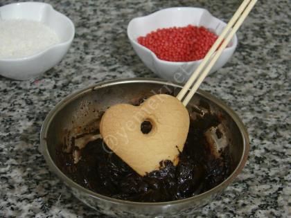 Soslu Kalp Kurabiye