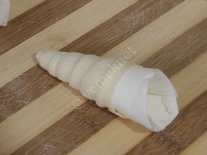 Puff Pastry Cones Recipe