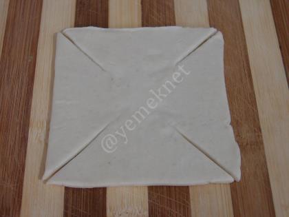 Rüzgar Gülü Böreği