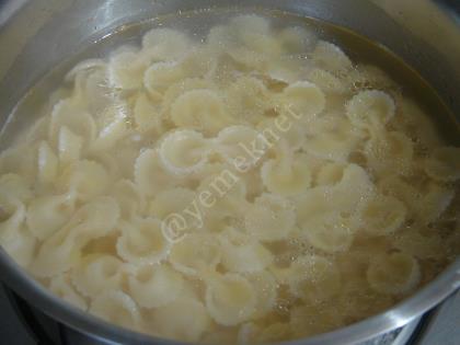 Kremalı Brokolili Makarna