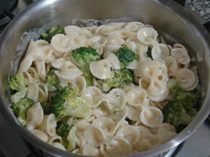 Kremalı Brokolili Makarna