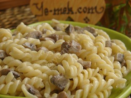 Kremalı Mantarlı Makarna