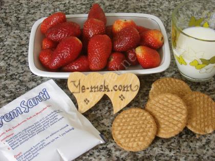 Bisküvili Şantili Çilek