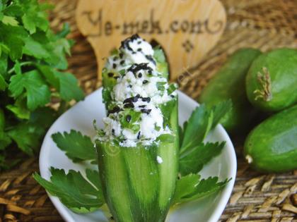 Cucumber Cups Stuffed With Cheese Recipe