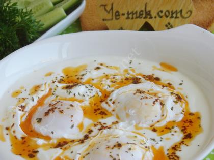 Çılbır (Yoğurtlu Yumurta)