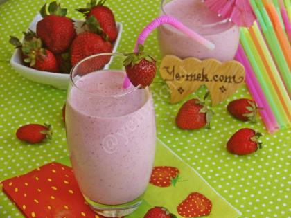 Homemade Strawberry MilkShake Recipe