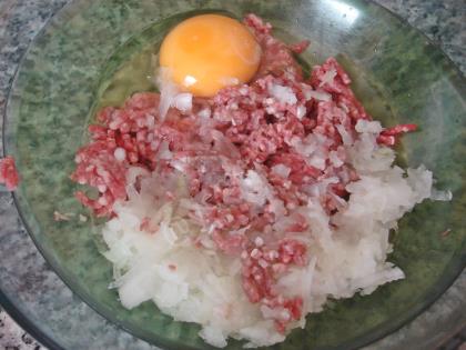 Domates Soslu Köfteli Makarna