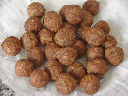 Domates Soslu Köfteli Makarna