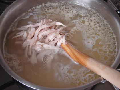 Kremalı Şehriyeli Tavuk Suyu Çorbası