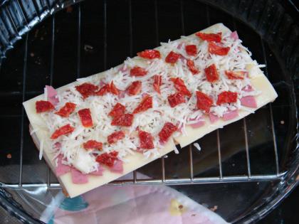 Salami and Sun Dried Tomatoes Bread Pizza Recipe