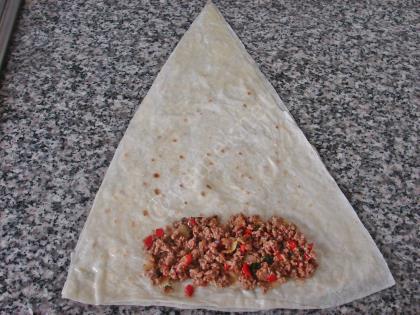 Kıymalı Karnıyarık Böreği