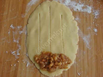 Şeritli Elmalı Ay Kurabiye