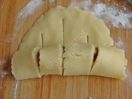 Şeritli Elmalı Ay Kurabiye