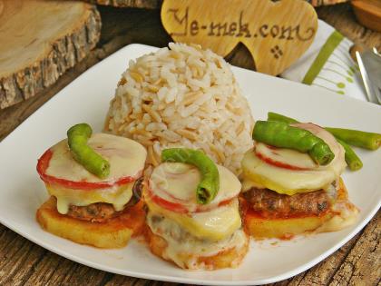 Baked Potato And Meatballs With Kashar Cheese Recipe