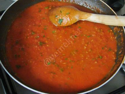 Penne Arabiatta (Acılı Domates Soslu Makarna)