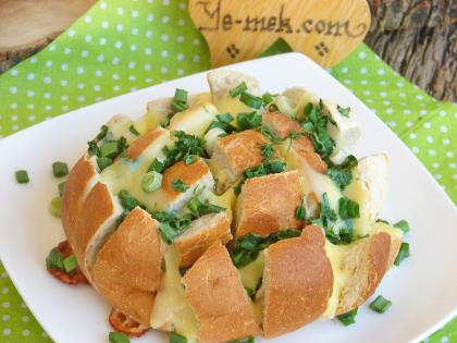 Baked Bread With Cheese And Fresh Onion Recipe
