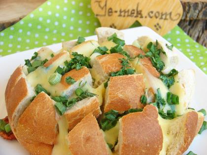 Baked Bread With Cheese And Fresh Onion Recipe