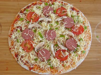 Karışık Tortilla Pizza