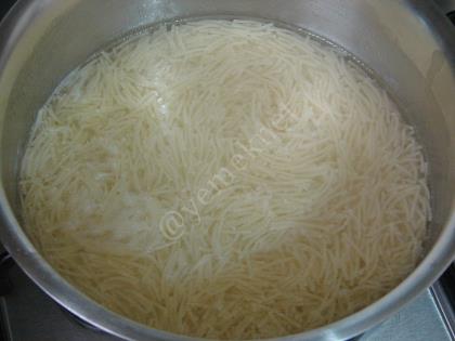 Minced Meat And Garnish With Vermicelli Pilaf Recipe