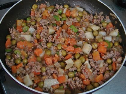Minced Meat And Garnish With Vermicelli Pilaf Recipe