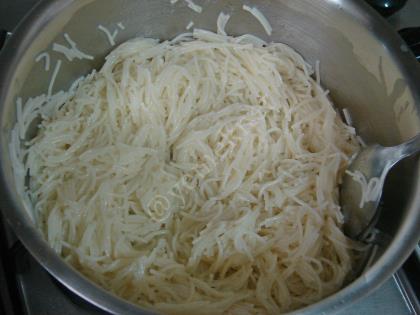 Minced Meat And Garnish With Vermicelli Pilaf Recipe