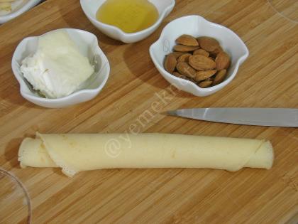 Kaymaklı Bademli Krep Lokması