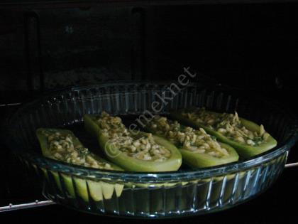 Fırında Peynirli Kabak Sandal