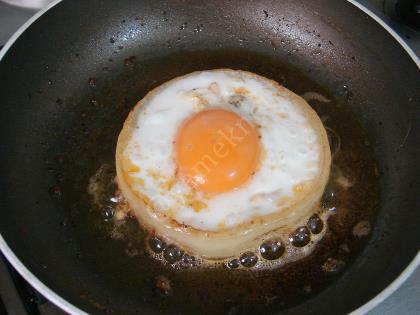 Egg In Onion Ring Recipe