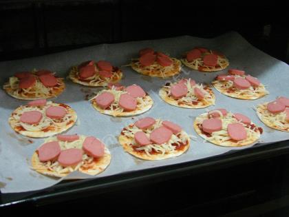 Mini Tortilla Pizzas Recipe