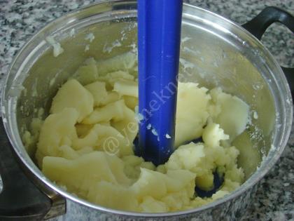 Yoğurt Soslu Patates Topları