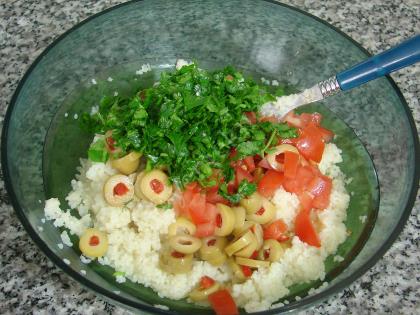 Zeytinli Peynirli Bulgur Salatası