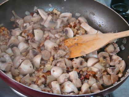 Cevizli Mantar Kavurması