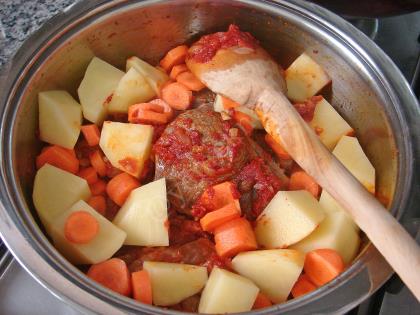 Patatesli Dana İncik Haşlama