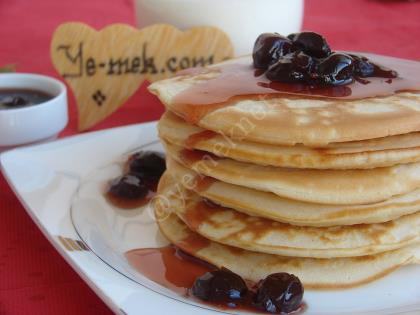 Vişne Reçelli Pankek