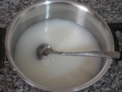 Baklavalık Yufkadan Sütlü Fındıklı Baklava