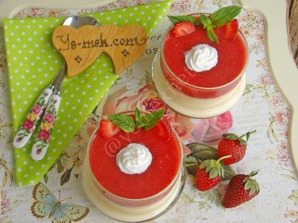 Çilek Soslu Muhallebi