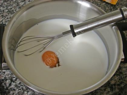 Çilek Soslu Muhallebi