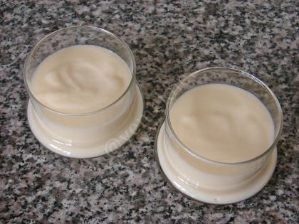 Çilek Soslu Muhallebi