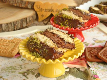 İki Renkli Bisküvili Pasta