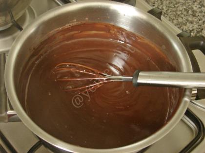 İki Renkli Bisküvili Pasta