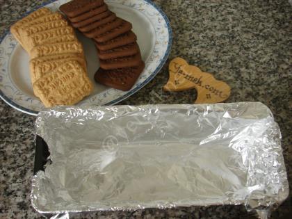 İki Renkli Bisküvili Pasta