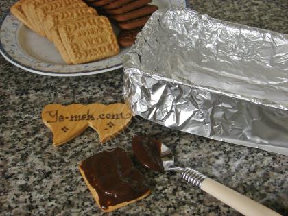 İki Renkli Bisküvili Pasta