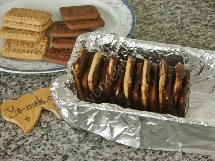 İki Renkli Bisküvili Pasta