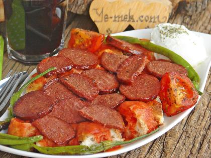 Sucuklu İskender Kebap