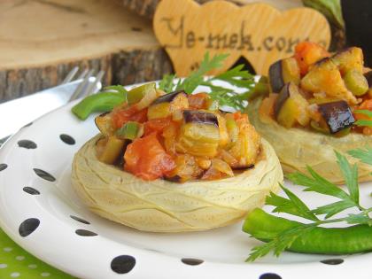 Zeytinyağlı Patlıcanlı Enginar Dolması