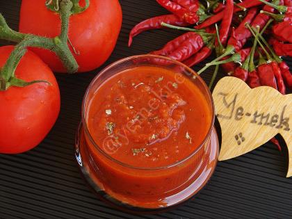 Acılı Domates Sosu