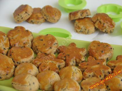 Çörek Otlu Mini Tuzlu Kurabiye